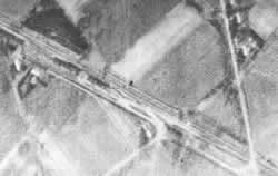 Luftaufnahme des Bahnhofs Wintermoor am 9.4 1945 - einige Stunden vor dem Luftangriff © British Crown copyright 1991/MOD